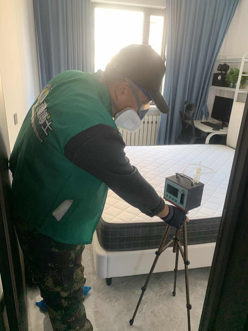 蔡甸醛博士百和国际小区测甲醛 甲醛检测现场